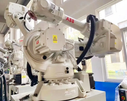 IRB 7600- 500/2.55 Abb Brazo robótico 500 kg para procesos de fabricación múltiples
